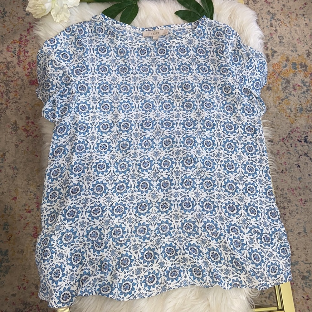 LOFT Short Sleeve Tulip Back Top Size Medium Petites